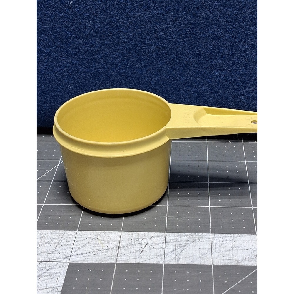 Tupperware Measuring Cup Yellow 2/3 Cup Vintage 763‎ 4 Retro Kitchenware
